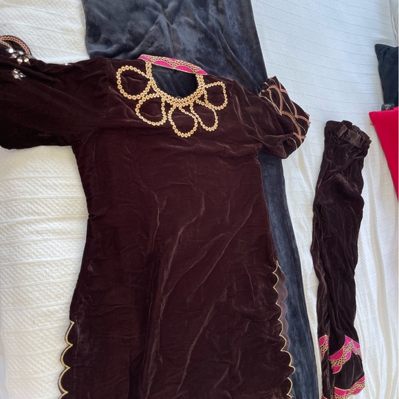 Chocolate, brown charizma velvet, two piece - Picture 3 of 7